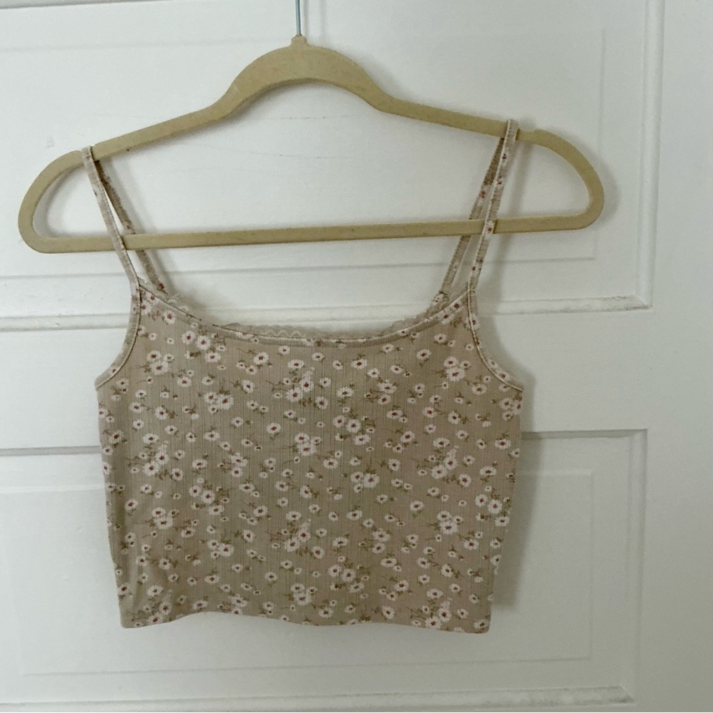 Forever 21 Beige Floral Cropped Camisole